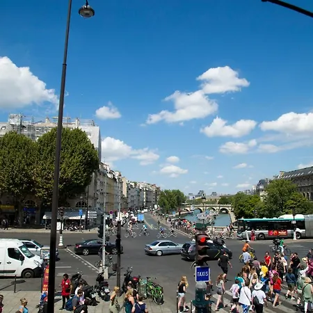 Apolline - Luxury 3br Quai Saint-michel Cathedral Views